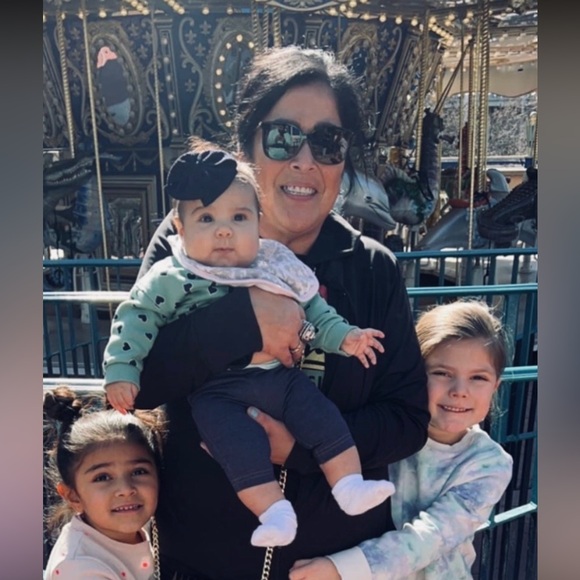 Meet your Posher, Veronica - Picture 1 of 1